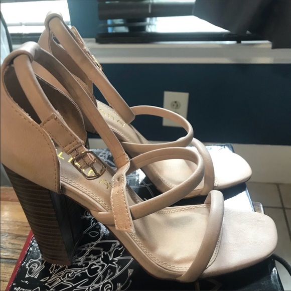 NWOT Nude ankle strap heel - Picture 2 of 5